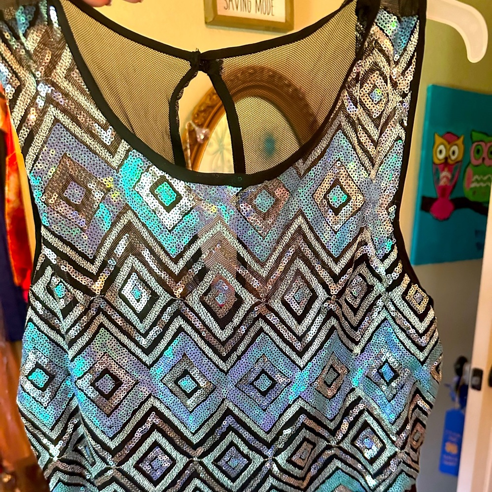 Size 11 girls/ woman’s cute semi formal dress!